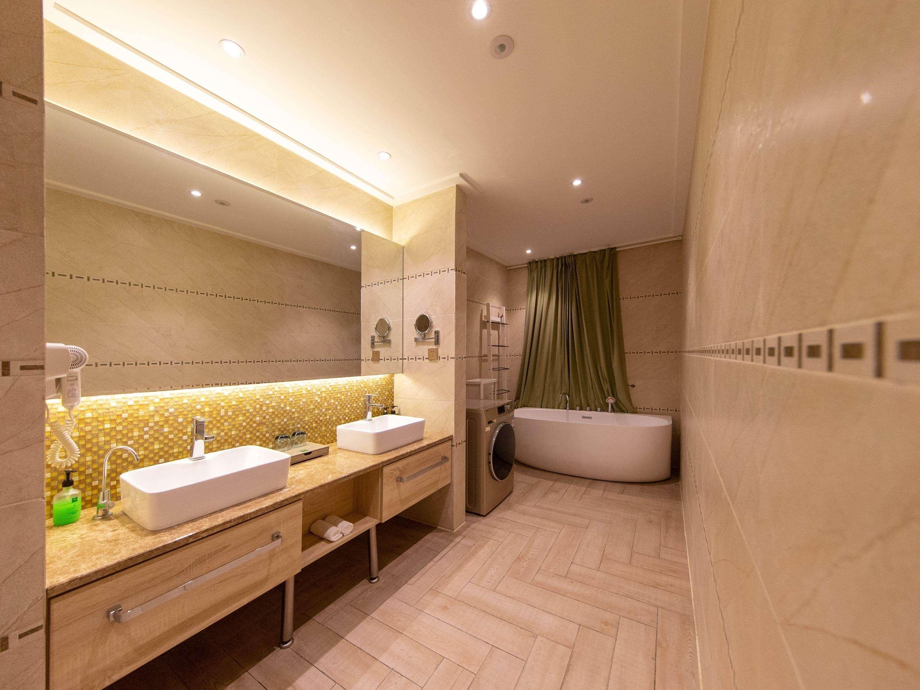 Ibis Styles Nantong Development Zone Shimao Plaza Hotel Bagian luar foto