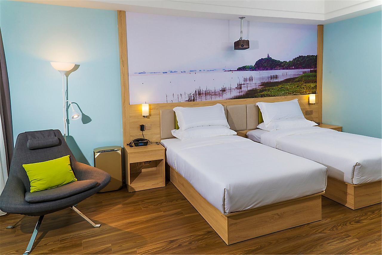 Ibis Styles Nantong Development Zone Shimao Plaza Hotel Bagian luar foto